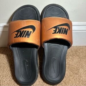 Nike Slides Women’s Victori One Metallic Orange Color Size 11 Sandals